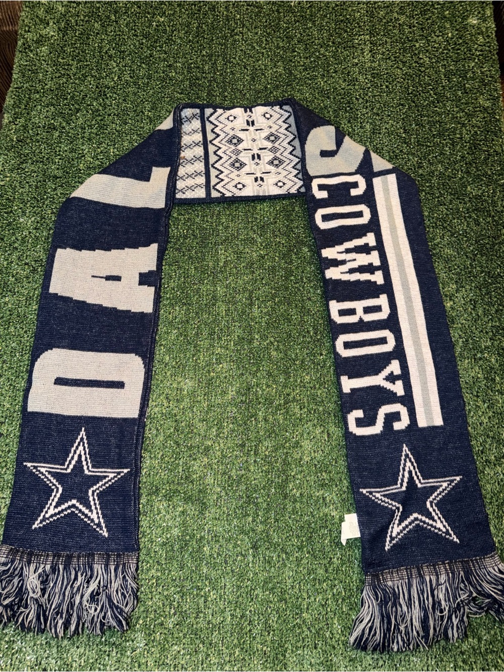 Forever Collectibles Dallas Cowboys NFL Football Knit Scarf Blue/White Fringe